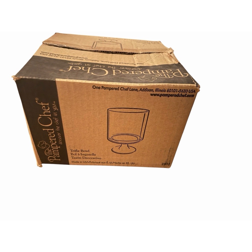 Pampered Chef Trifle Bowl #2832 Glass Bowl w/Stand  - New, Open Box No Lid